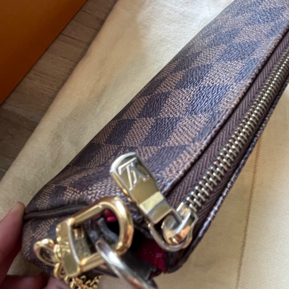 Authentic Louis Vuitton Damier Ebene Eva Clutch - Picture 4 of 8